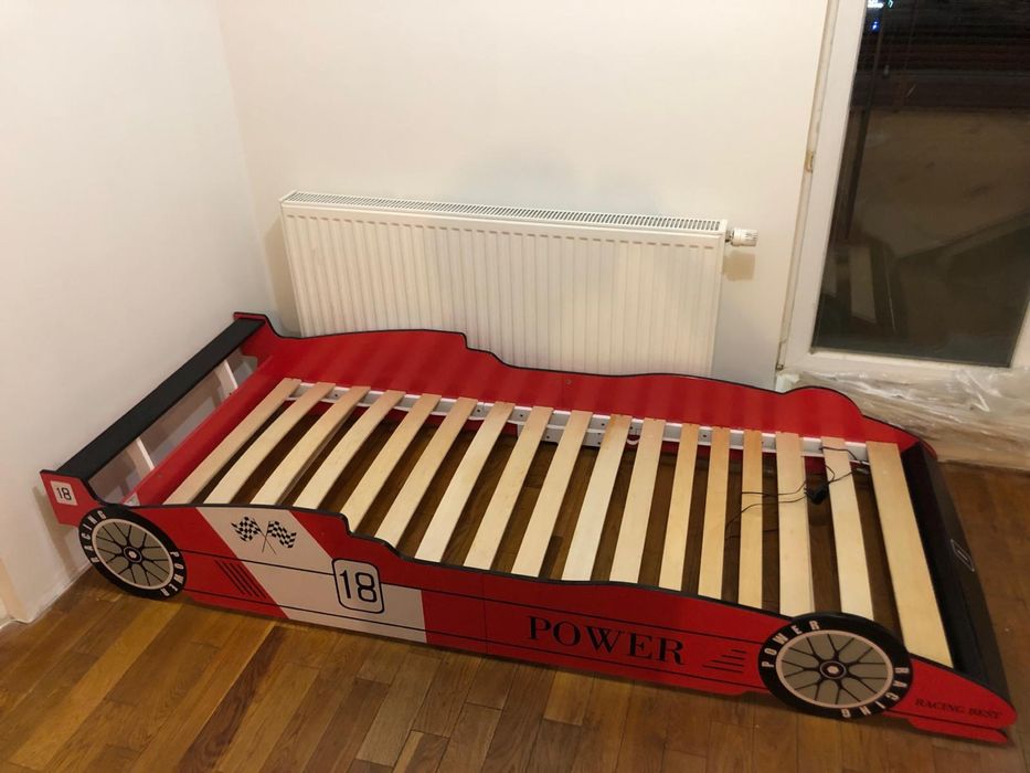 Łóżko dziecięce w kształcie samochodu 90x200 cm