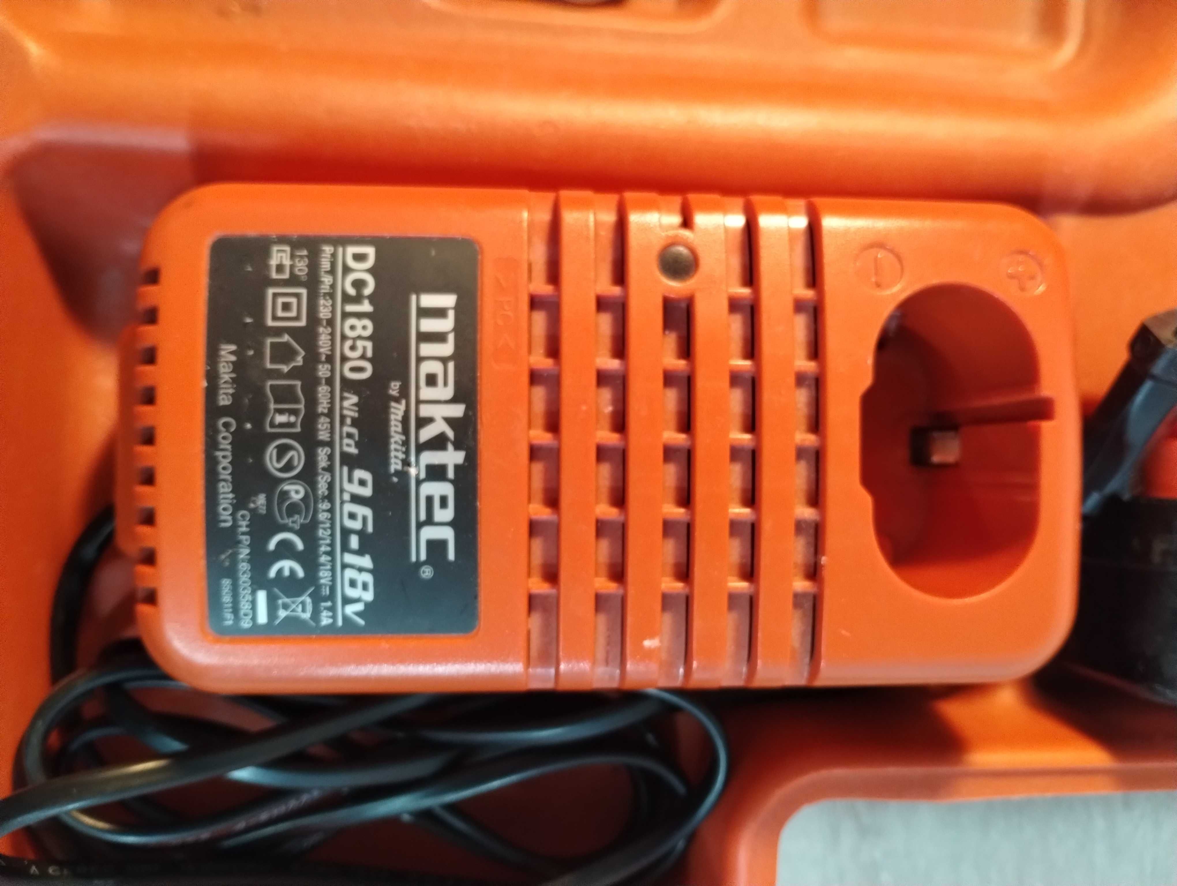 Maktec by Makita wkrętarka wiertarka MT062 + 2x aku, ładowarka walizka