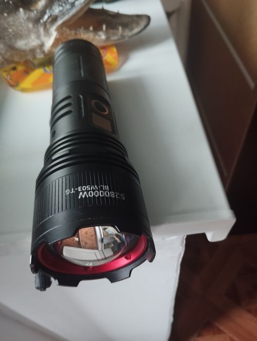 Фонарь мощьний новий