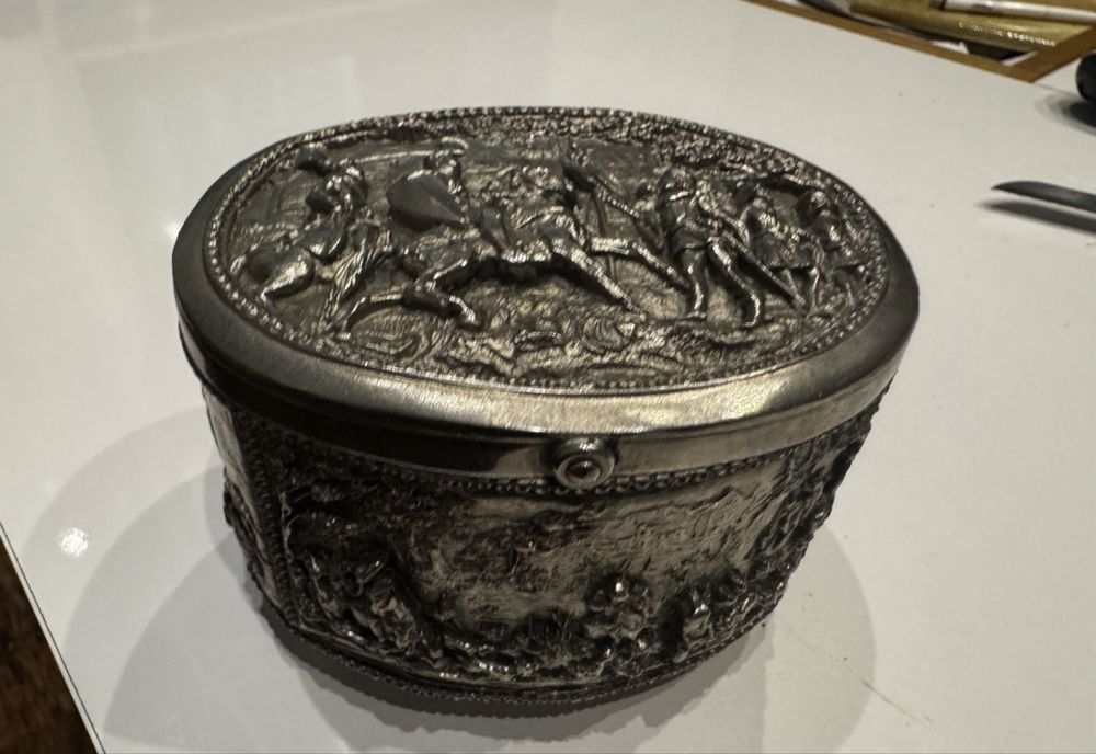 Stara Szkatutka platerowana