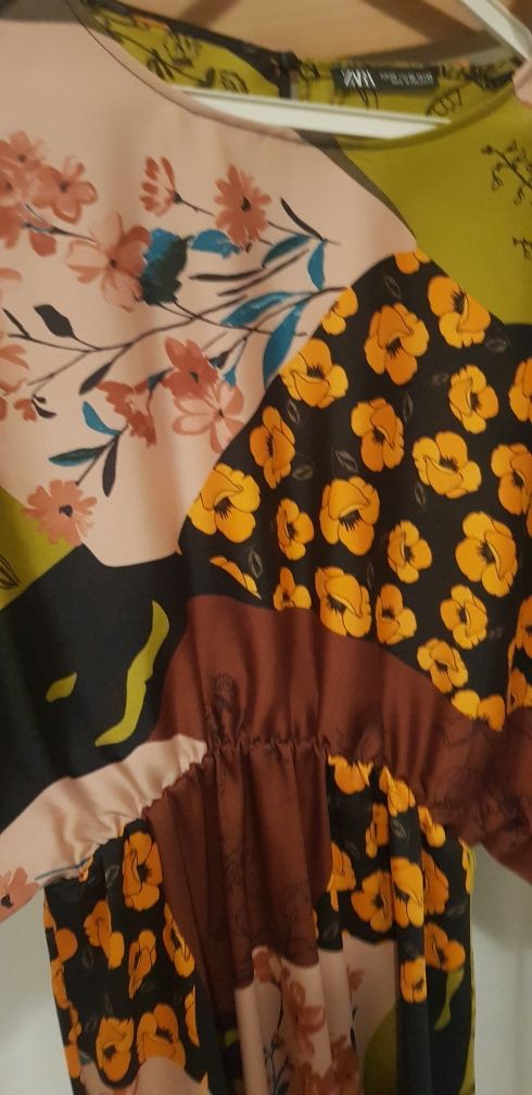 Vestido florido Zara