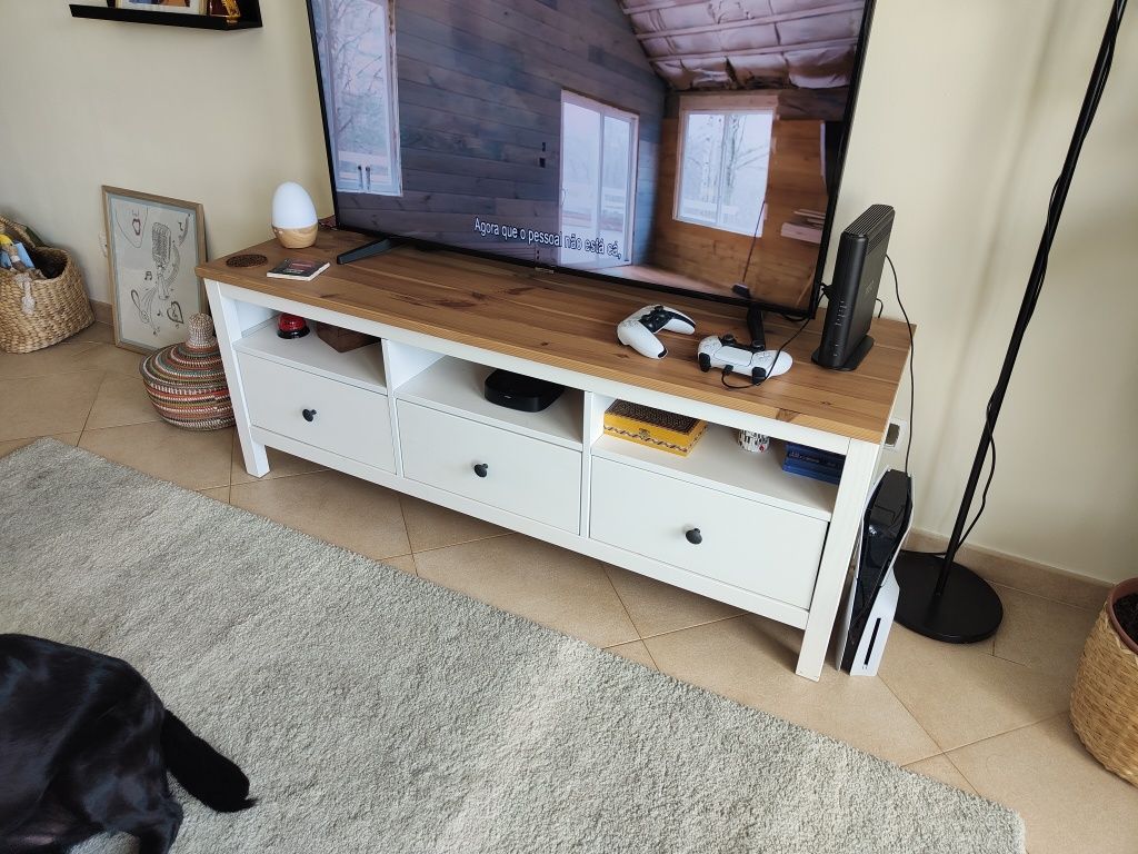 Móvel TV IKEA HEMNES – Branco/Castanho Claro – 148 cm