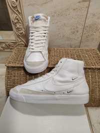 Кросівки, високі кеди, хайтопи Nike Blazer Mid 77 LX(W).