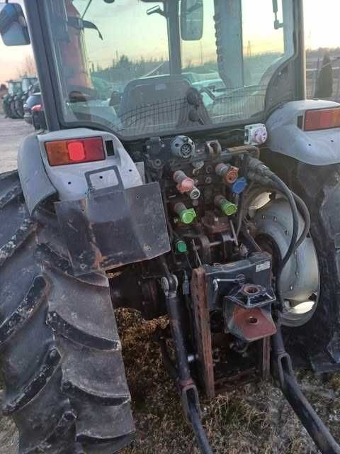 New Holland T4050N