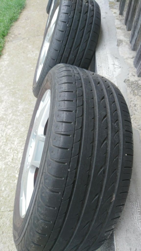 Sprzedam alufelgi vw bora z oponami
