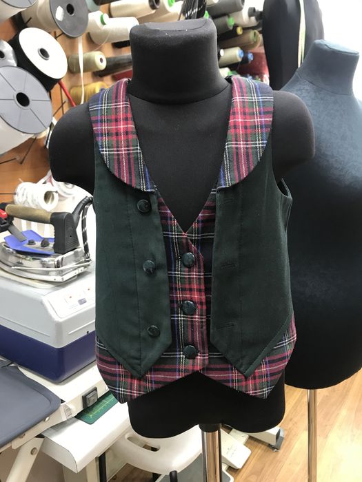 Жилетка школьная на 8-10 лет