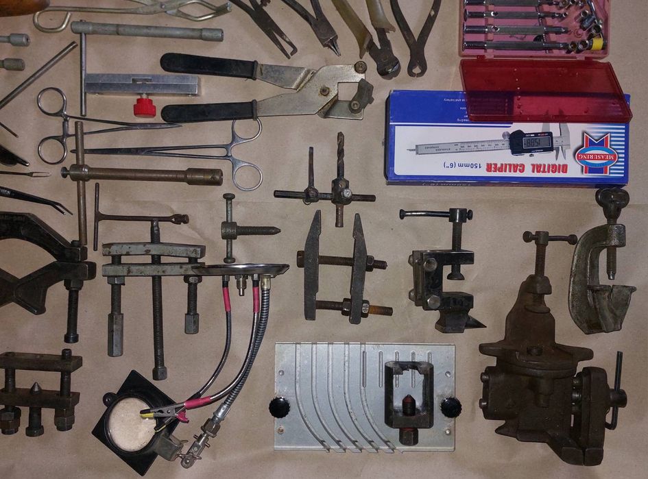 Инструменты в гараж.