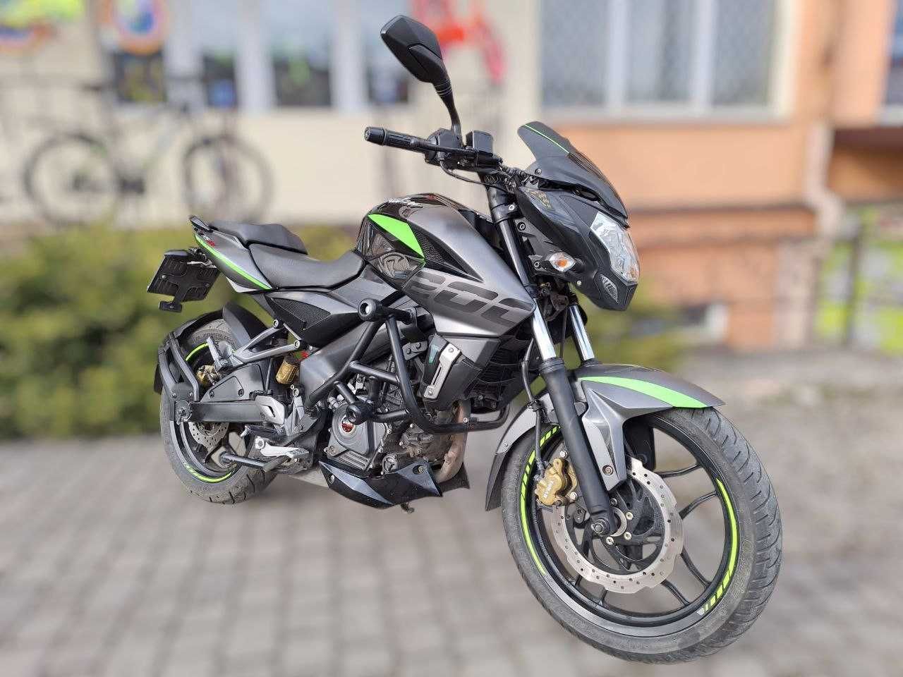 Bajaj Pulsar NS 200 двигун kTm Duke 200 - 2019 рік