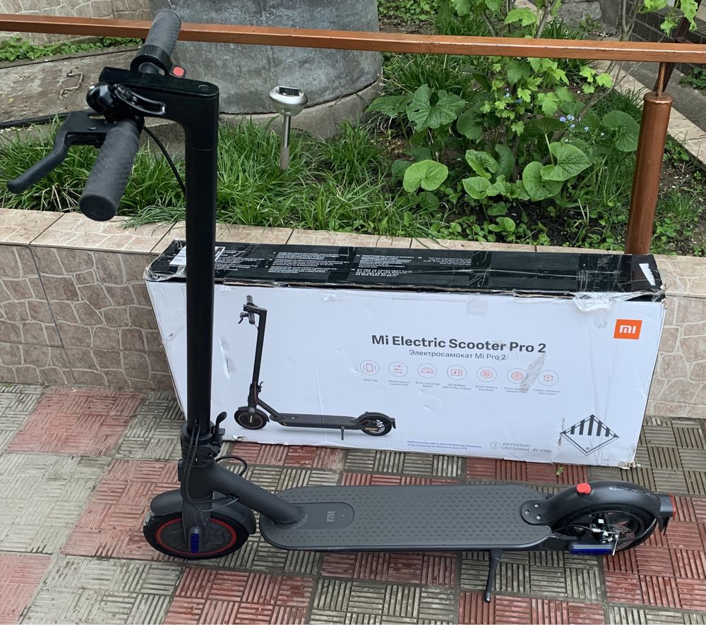 Продам електросамокат Xiaomi Scooter Pro 2 в гарному стані! Комплект!