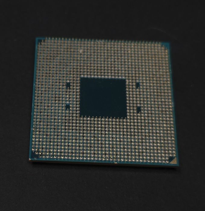 AMD Ryzen 7 2700X