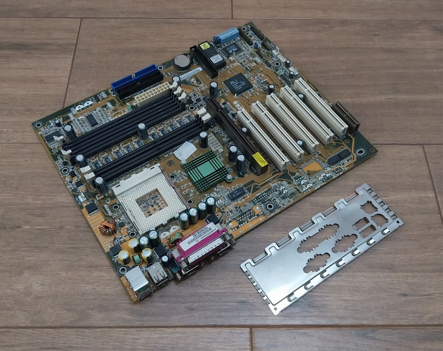 Motherboard Asus A7A266 para socket A/462 da AMD
