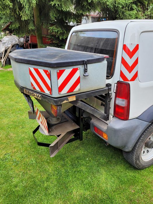 Suzuki JIMNY 1.3 2007 do odśnieżania pług PFAU posypywarka Sno Way