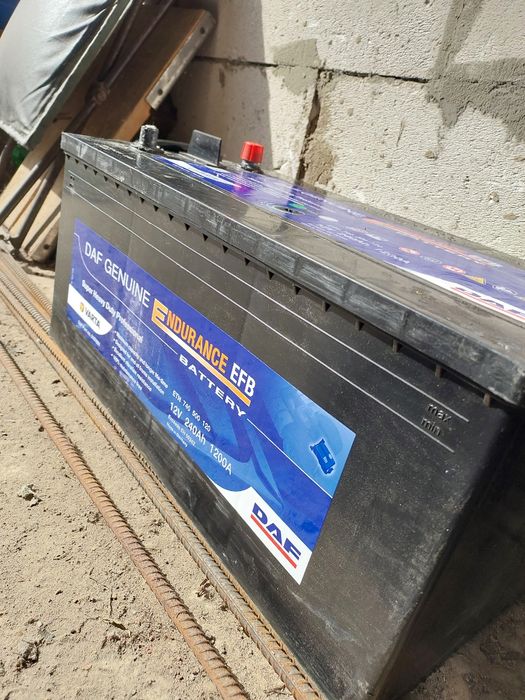 Продам два аккумулятора Даф