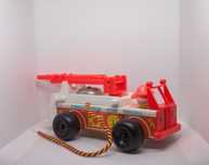 Brinquedo Vintage Fisher Price Fire Engine (carrinho de bombeiros)