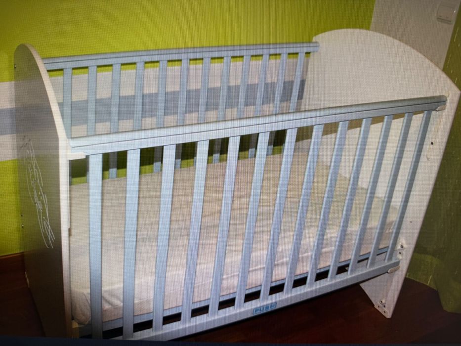 Cama de grades para bebé