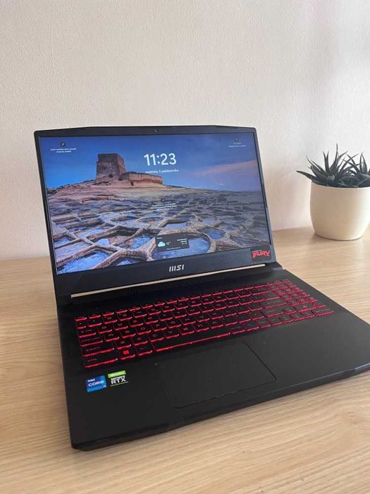 Laptop MSI Katana GF66 11UD