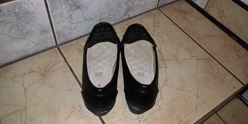 eleganckie czarne skórzane mokasyny  folk etno góralskie Vices 39