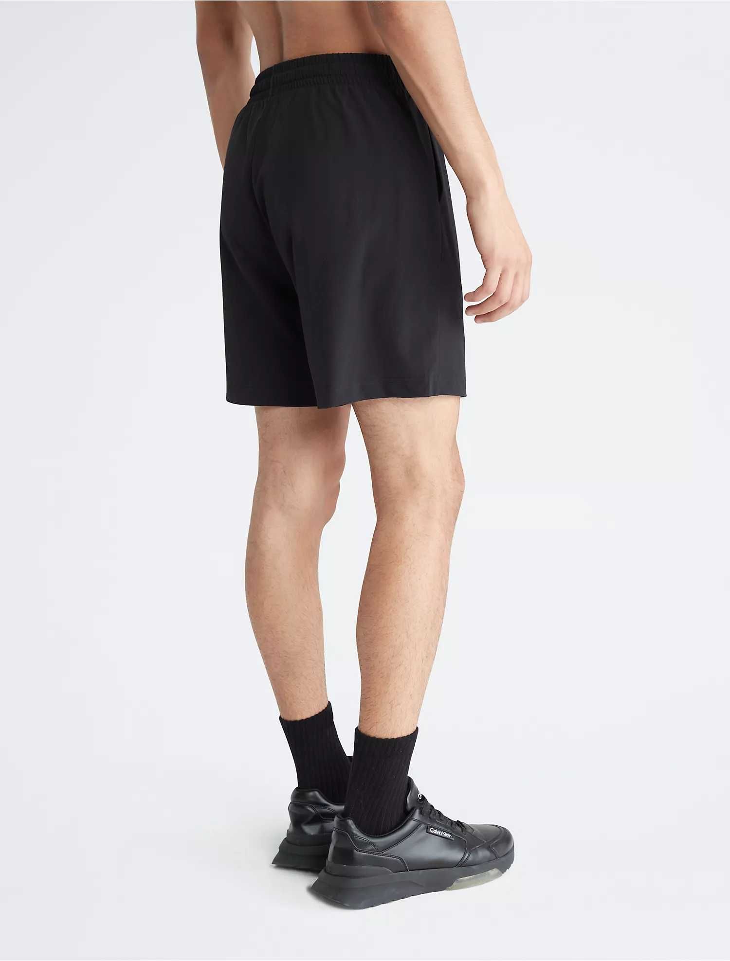 Новые шорты calvin klein (ck sport essentials woven shorts)с америки L