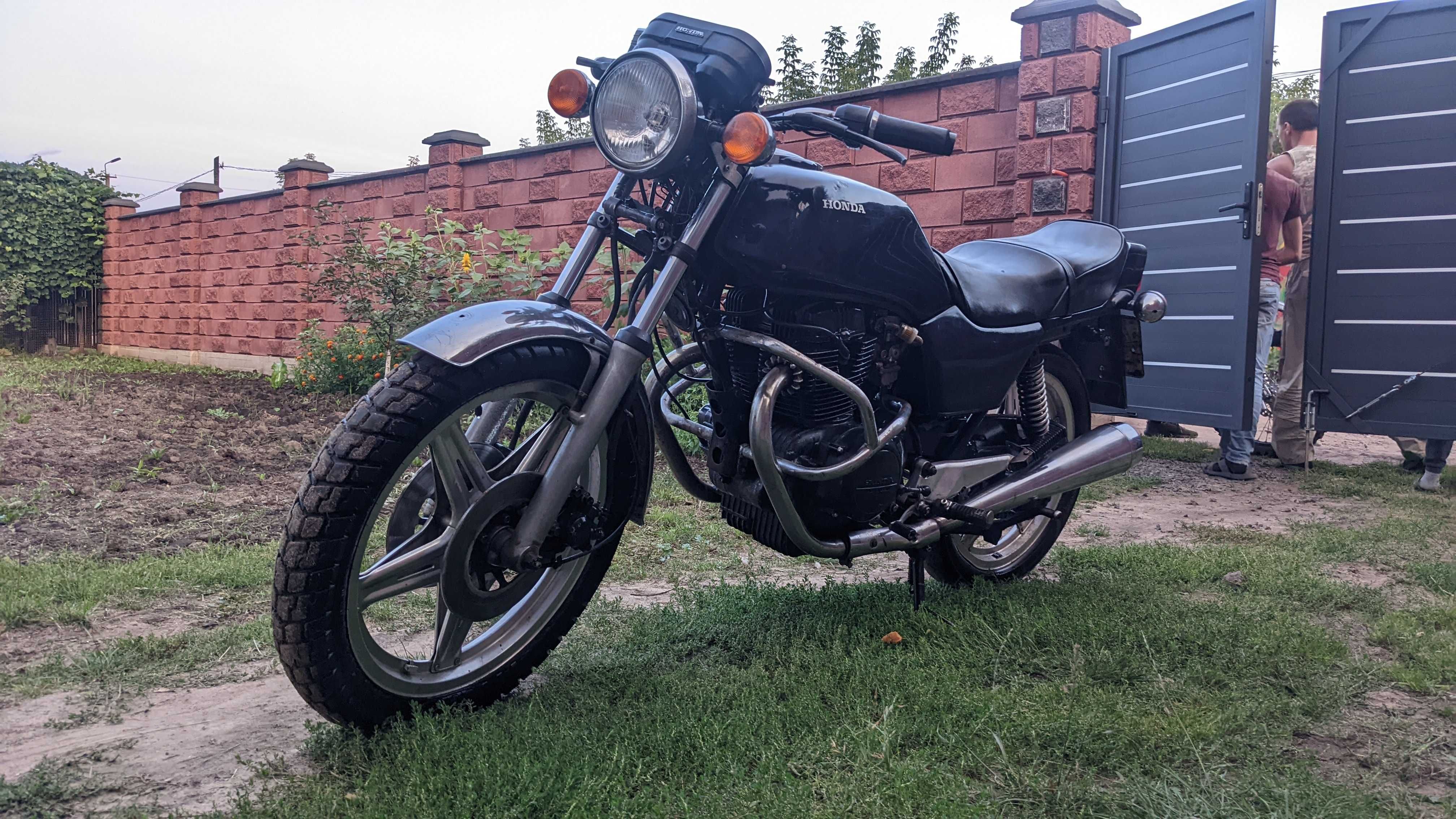 Honda CB400N 2 циліндра