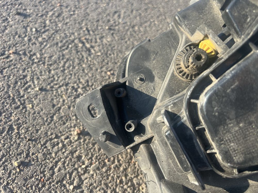 Lampa przednia Opel Corsa D lift