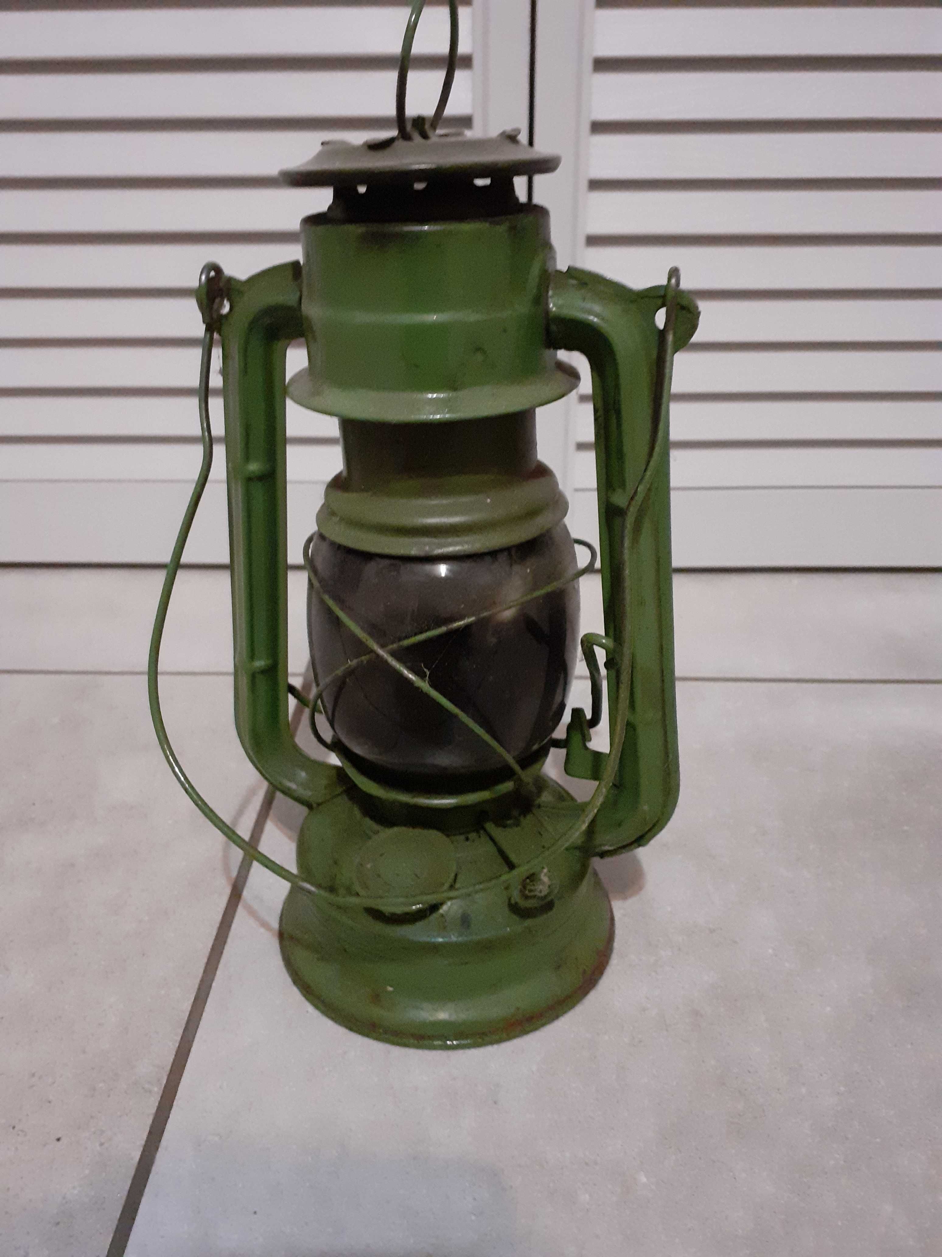 lampa naftowa zielona