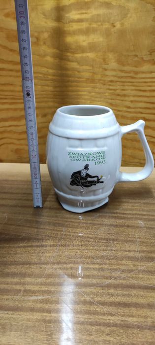 stary kufel pokal dekoracja