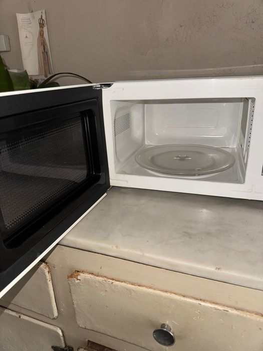 Microondas Kunft-Worten