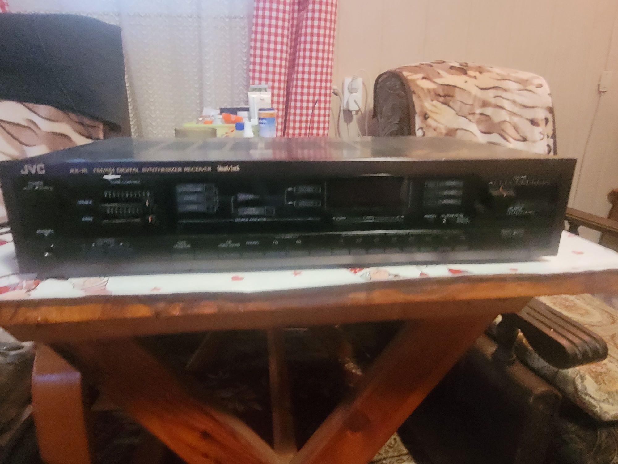 Sprzedam niesprawne radio Zodiak amplituner JVC  i Hitachi I CD Denon