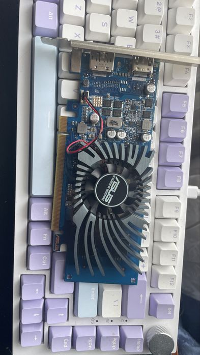 Продам GT 1030 2GB Asus