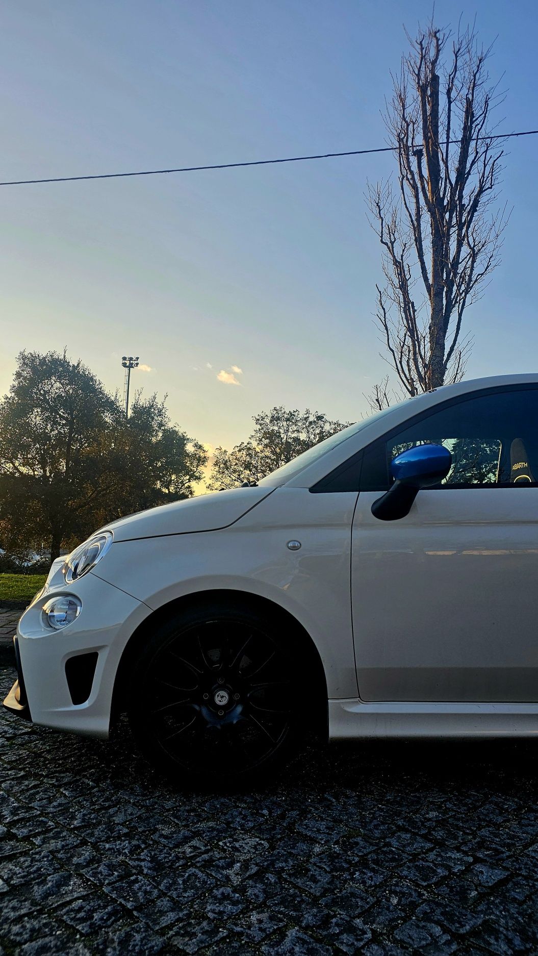 Abarth F595 tributo ao 50.ºaniversário do monolugar da "Formula Italia