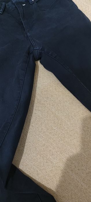 Продам джинсы на девочку