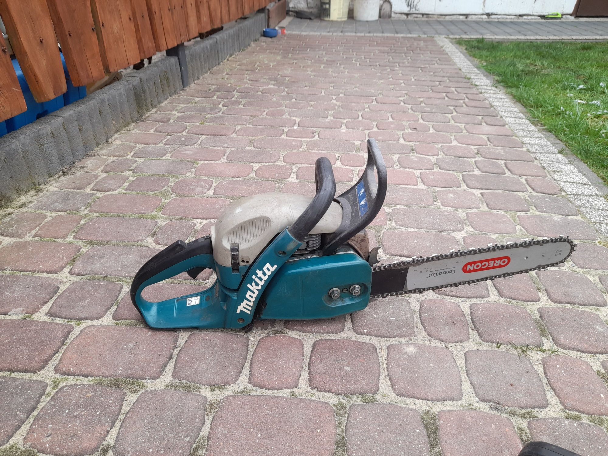 Pilarka spalinowa Makita DCS 460