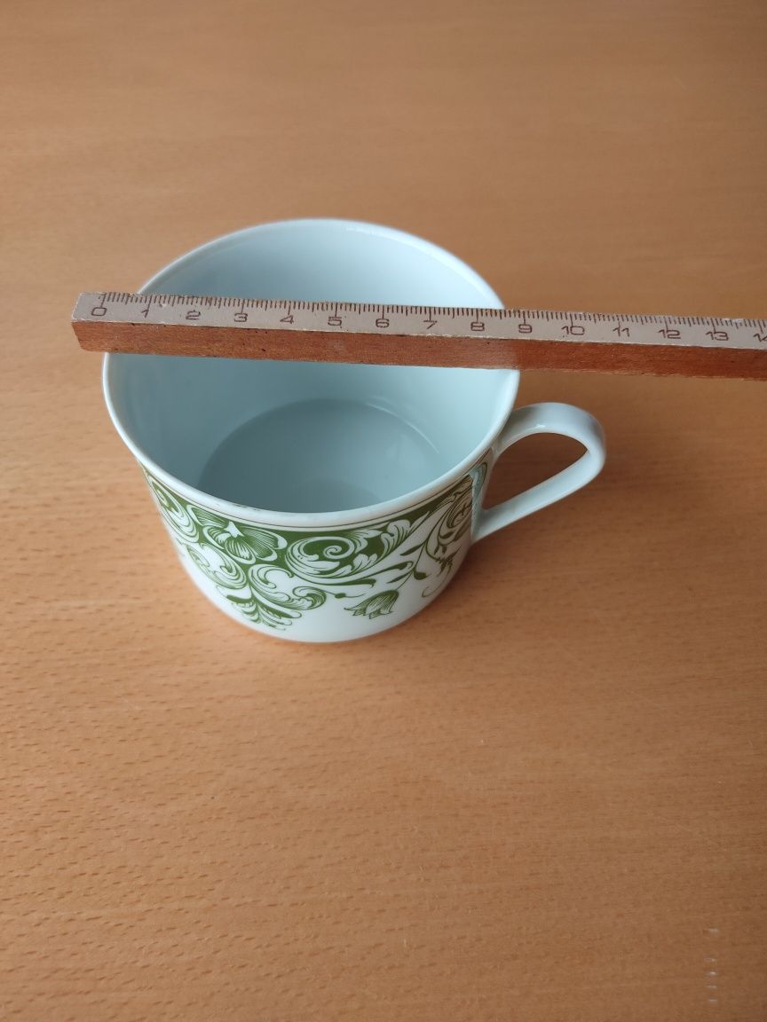 Conjunto de loiça em porcelana SPAL.