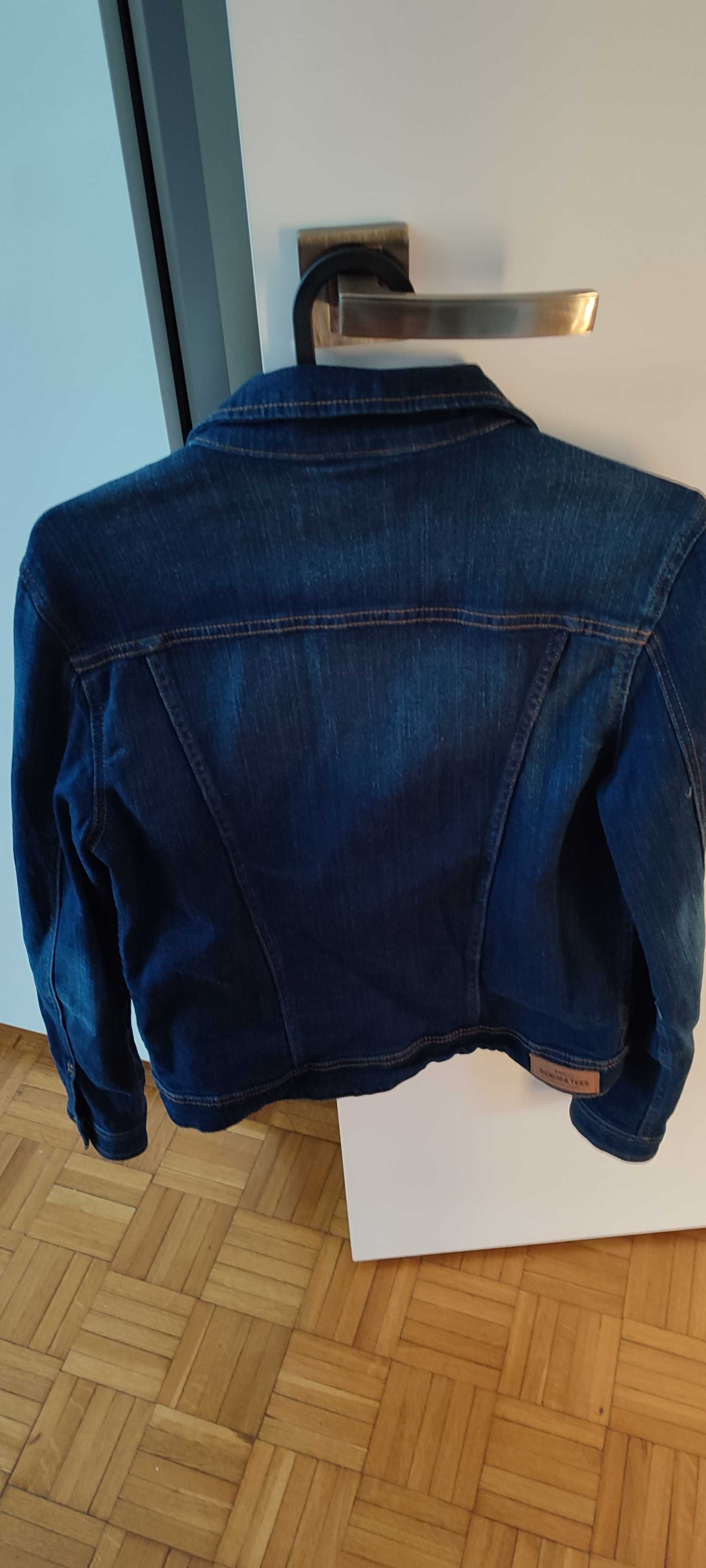 Atrakcyjna kurtka jeansowa w super cenie marki Mango