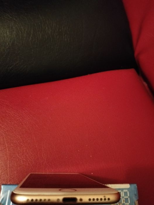 iPhone 8 ,без батареї!