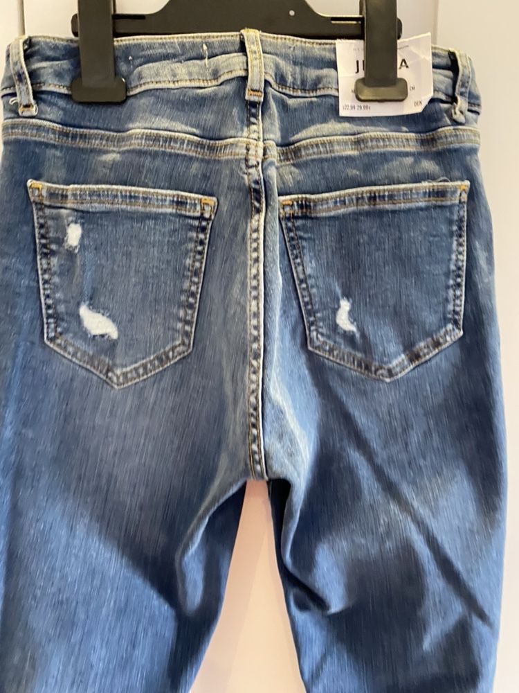 Jeansy dla nastolatki SKINNY