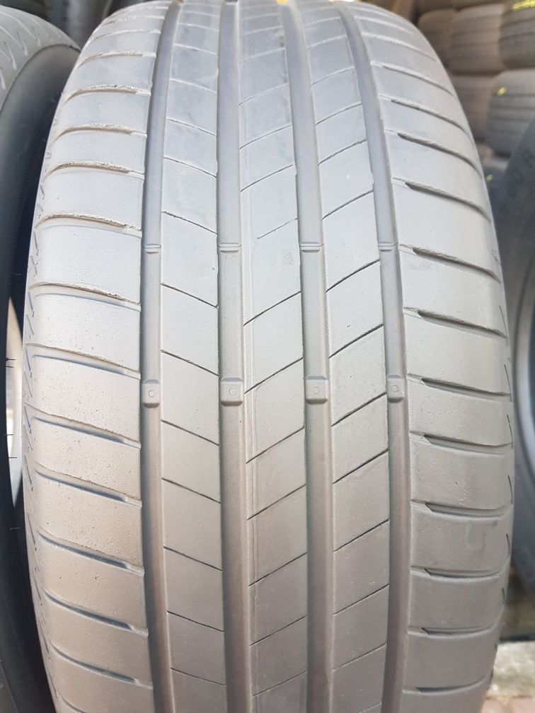 235/55R17 Bridgestone Turanza T005