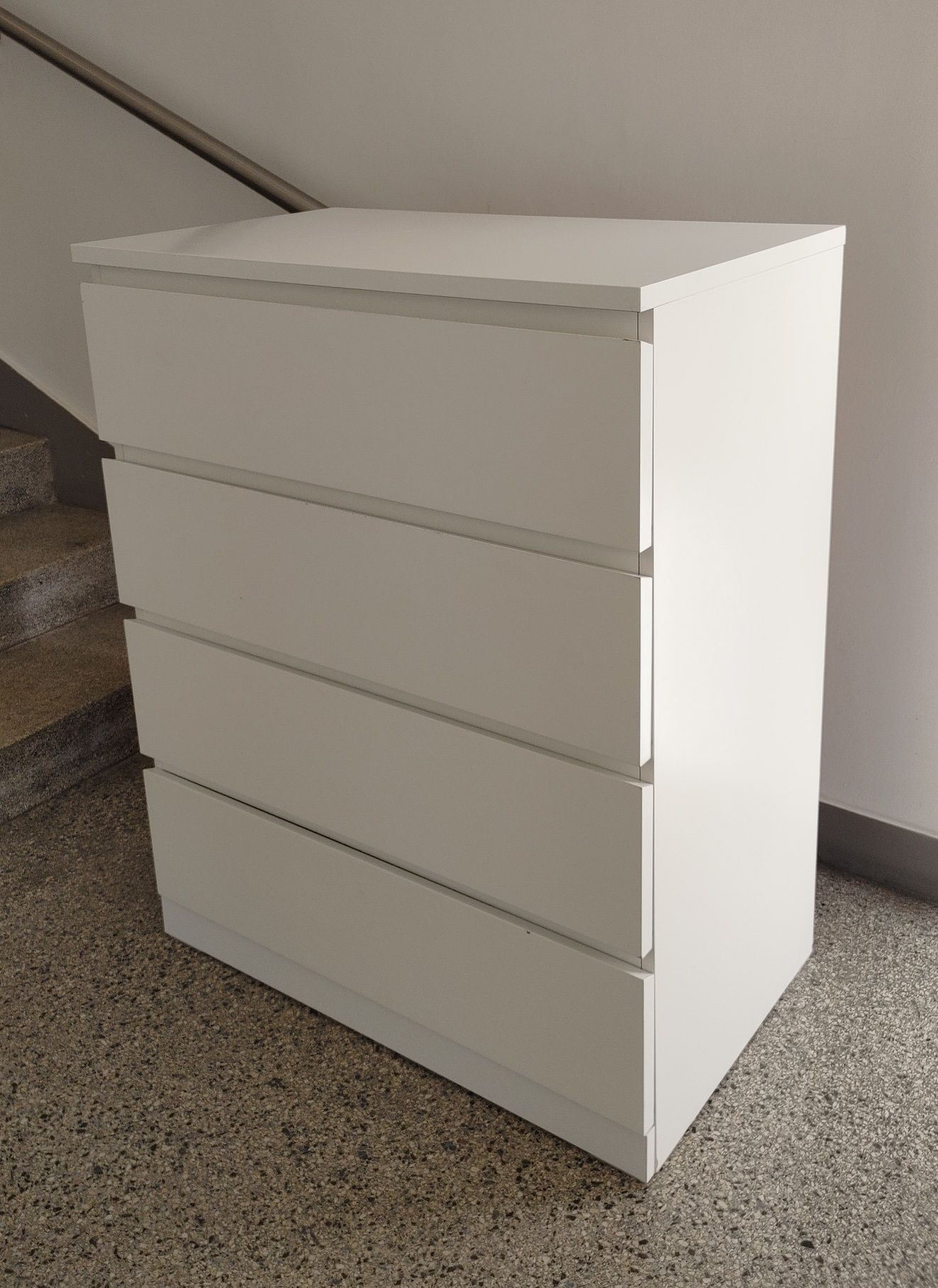 Komoda MALM z IKEA 4 szuflady, biala z połyskiem