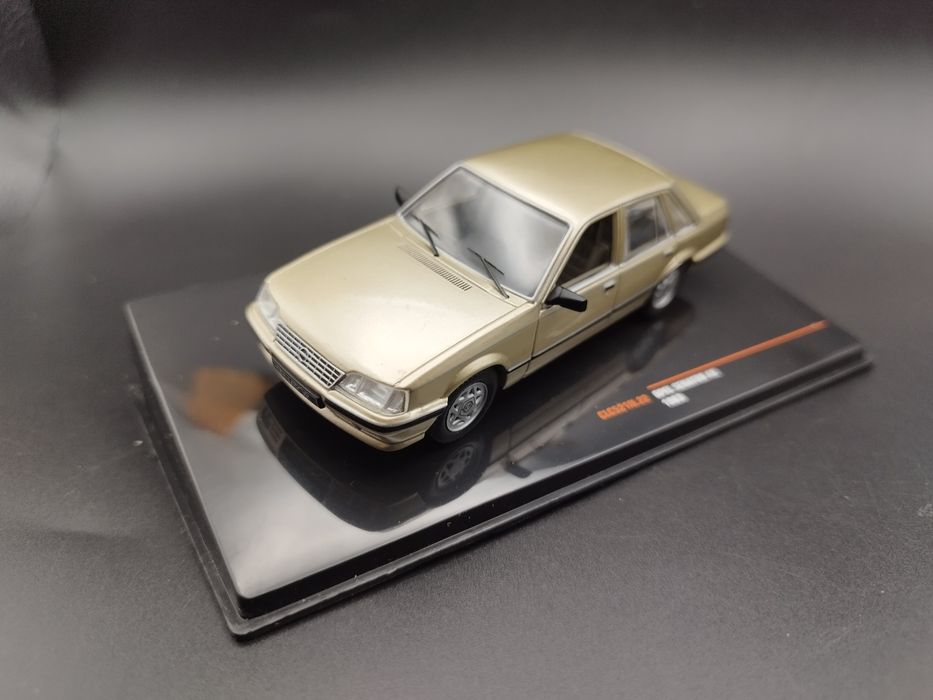 1:43 IXO Opel Senator A2 (1983), gold metallic model