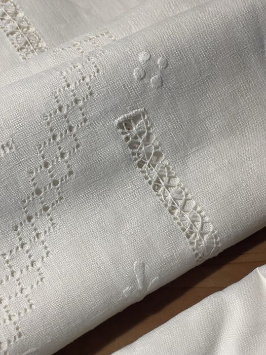 Toalha bordada de linho