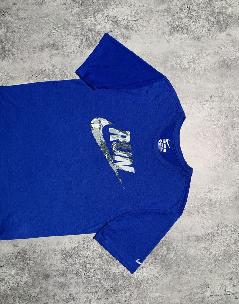 Футболка Nike Challenger Dri-Fit Running