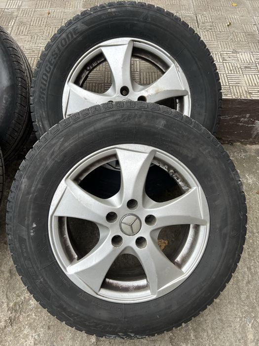Продам шини диски отличное состояние оригинал датчики давления зима 17