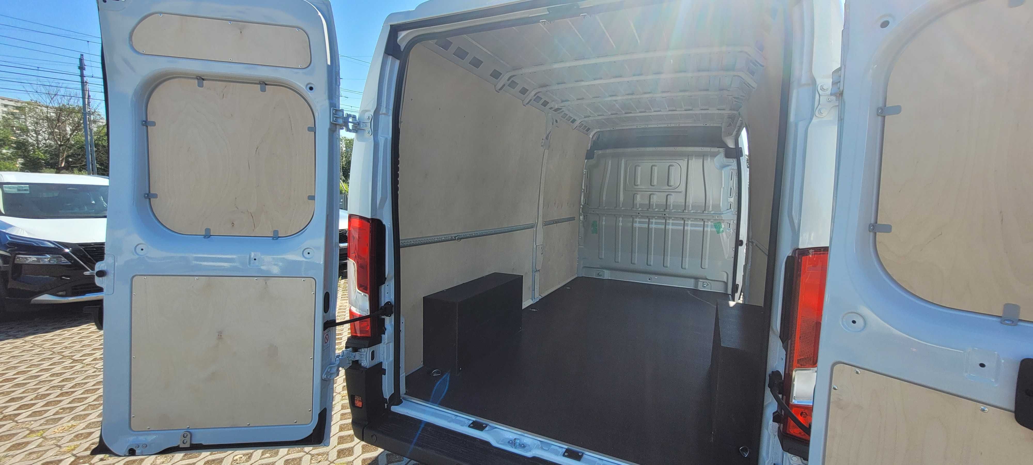 Zabudowa przestrzeni ładunkowej Fiat Ducato Opel Movano L4H2 sklejka