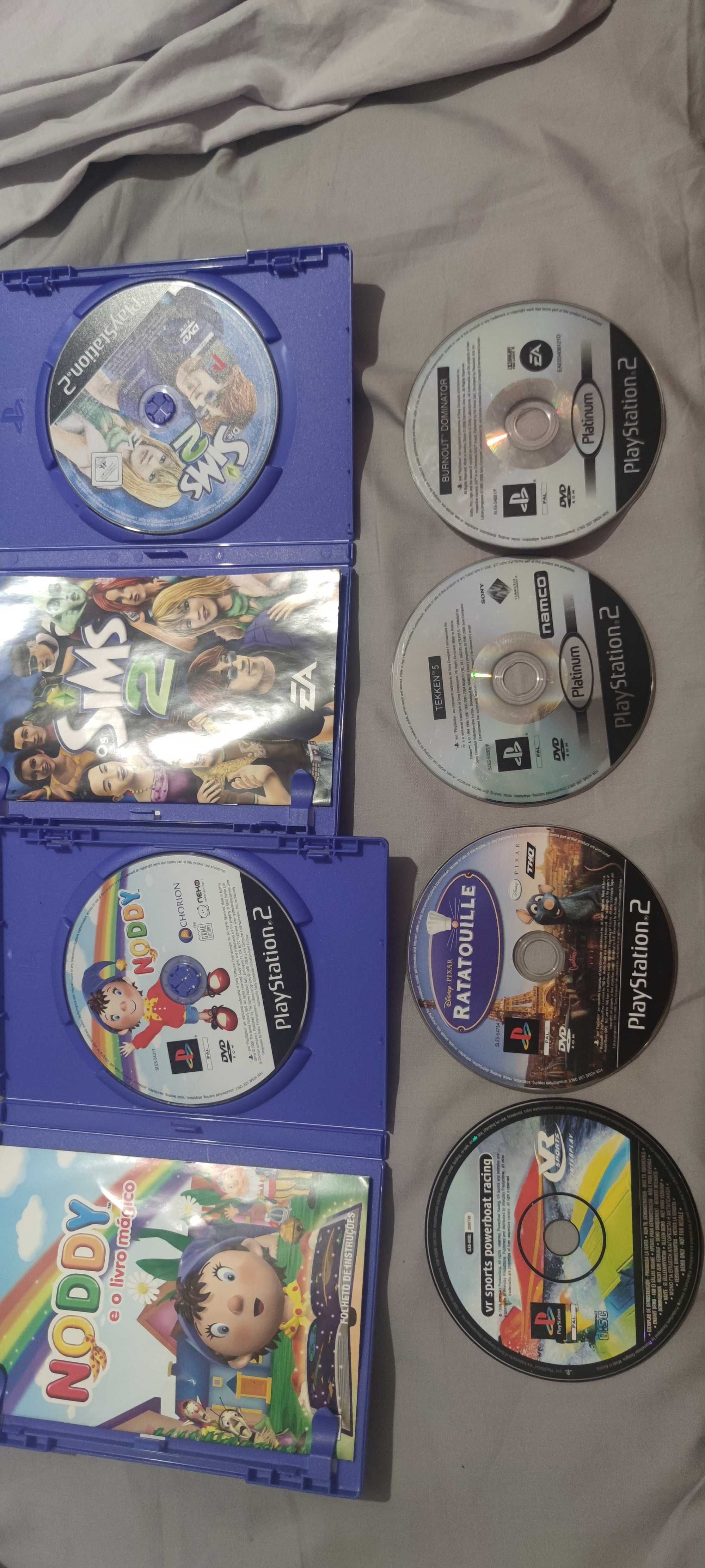 Playstation 2, com vários jogos e cartão de memòria 32MB