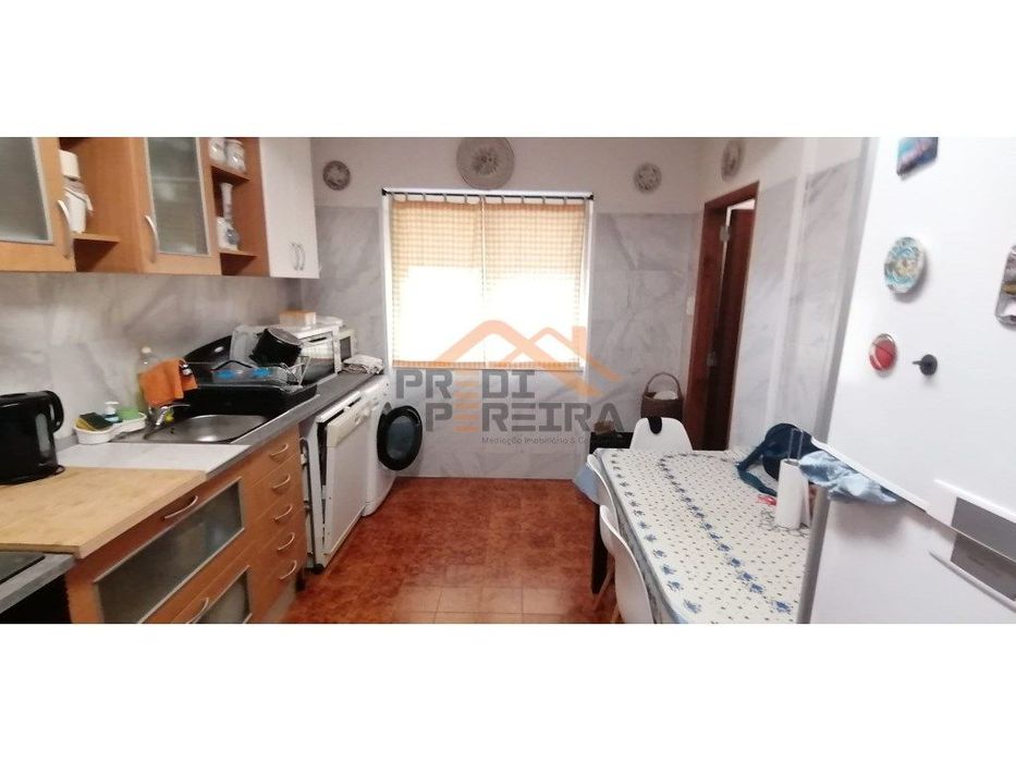 Quartos para arrendar , na Ramada - Bons Dias | Próximo do ISCE).