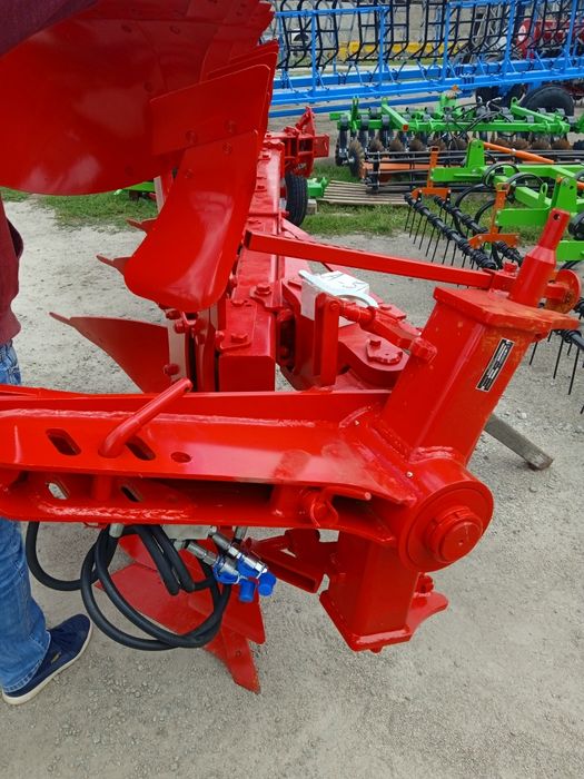 Плуг Оптикон, оборотний навесной