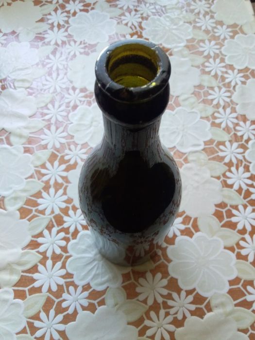 Продам бутылку 30-х  годов