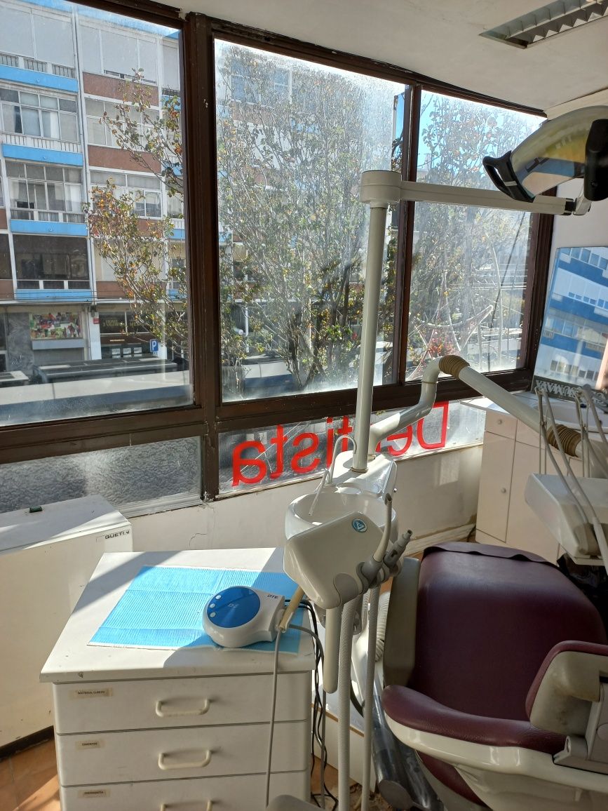 Arrenda-se consultório dentário Almada