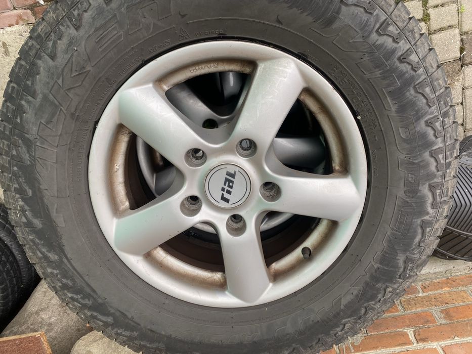 Продам шини на литих дисках