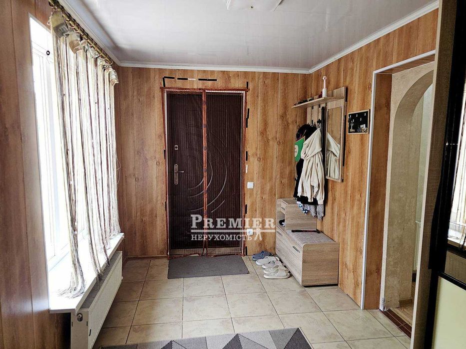 У продажу будинок у смт. Великодолинське